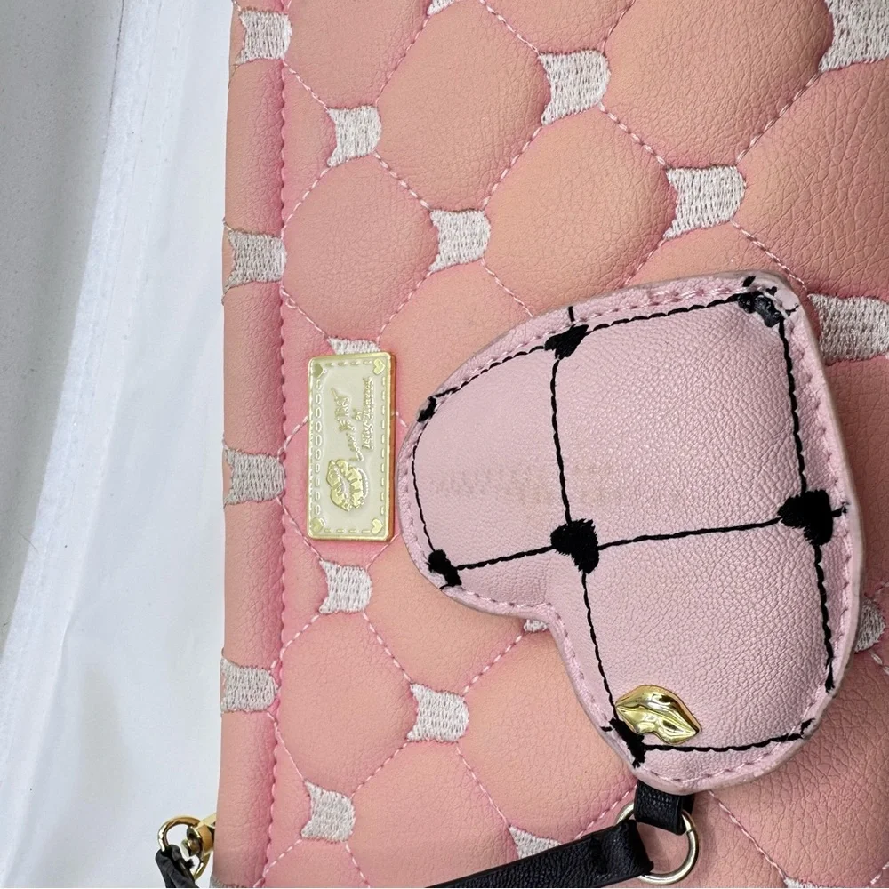 Betsey Johnson Love Betsey Pink Cat Quilted Clutch with Heart‎ Charm